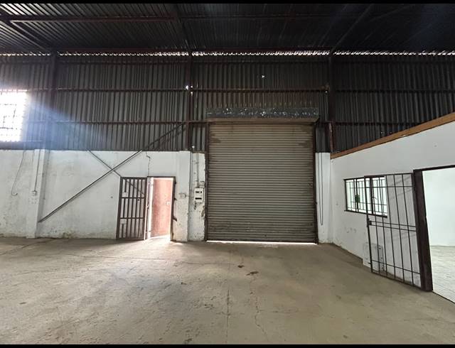 400M² WAREHOUSE TO LET IN EIKENHOF